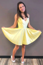 2023 A-Line/Princess Silk like Satin V-neck Light Yellow Short Sleeveless Homecoming Dresses LSHCD27976