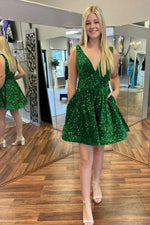 A-Line/Princess V-neck Sequins Short/Mini Green Sleeveless 2023 Homecoming Dresses LSHCD28009