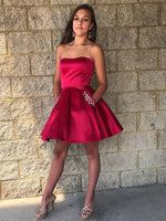 2023 Beading Ball Gown Strapless Satin Red Sleeveless Short/Mini Homecoming Dresses LSHCD28041